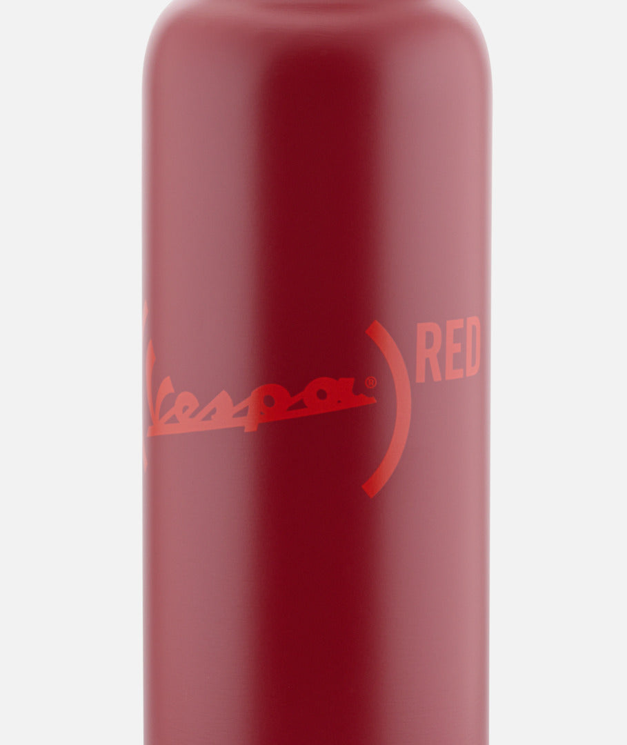 vespa Merchandising, Vespa Zubehör, Vespa Fan Shop, Vespa Accessoires, Vespa Trinkflasche, Vespa DEC, Vespa neue Kollektion, vespa 2024 Kollektion, Vespa Ausstattung, Vespa Ausrüstung, Neue Vespa Kollektion, Vespa RED, RED Vespa Accessoires