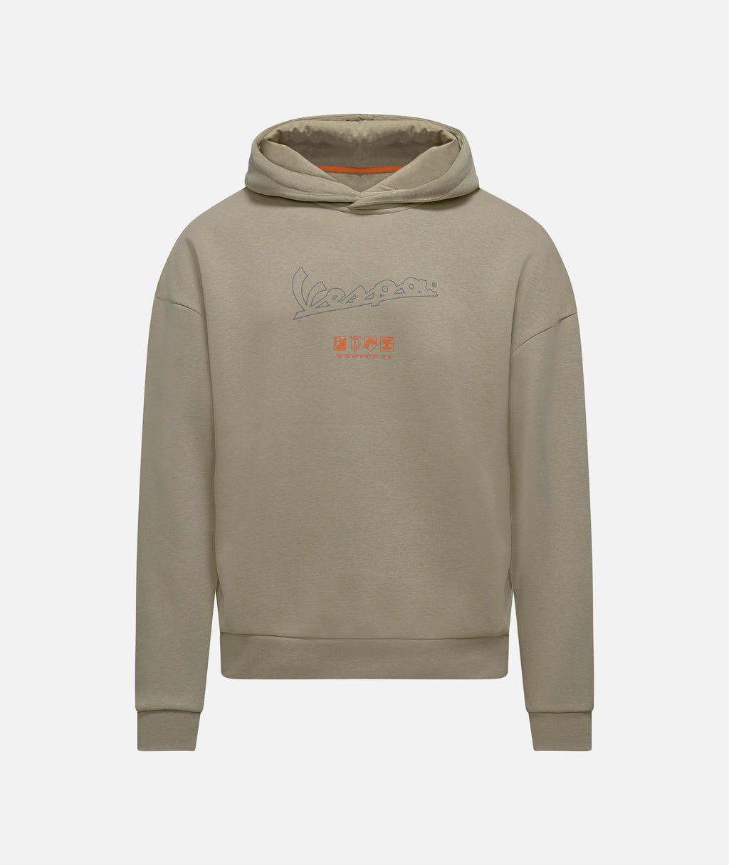 Vespa Dec Hoodie Nomad, vespa DEC kollektion, Vespa Pullover, Vespa Bekleidung, Bekleidung Vespa, vespa 2024 Kollektion, Vespa neue Kollektion, Kleidung Vespa, Vespa kleidung, vespa Hoodie, Vespa Sweatshirt