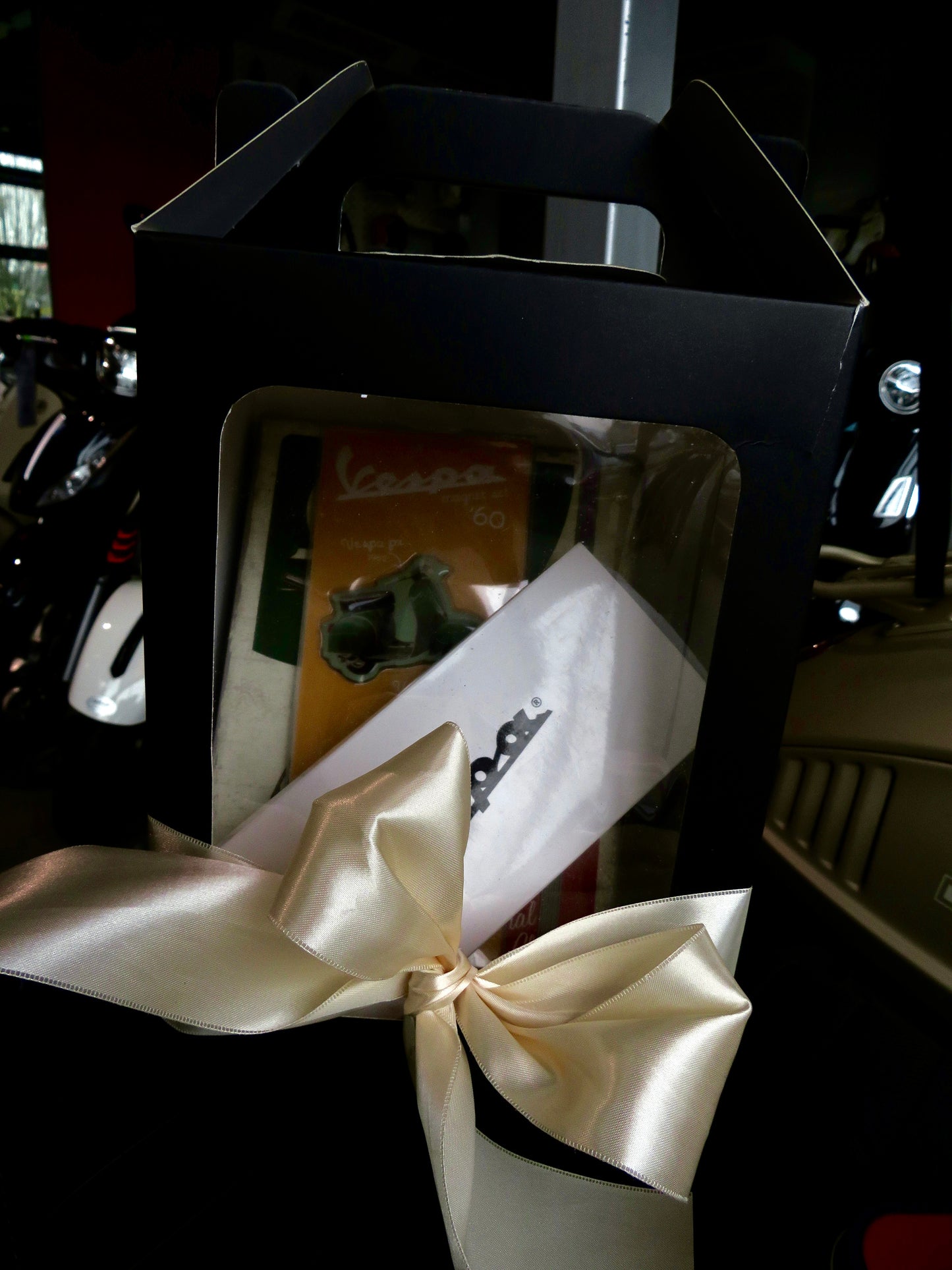 Vespa Essentials Box