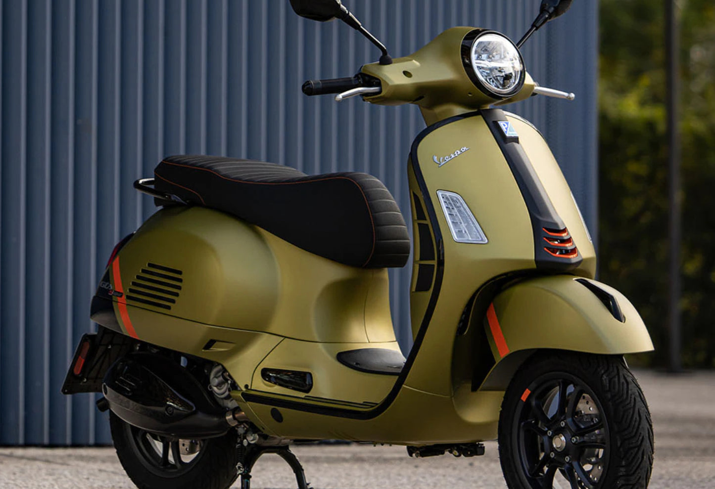 Vespa GTS 300 Super Sport 2023 grün