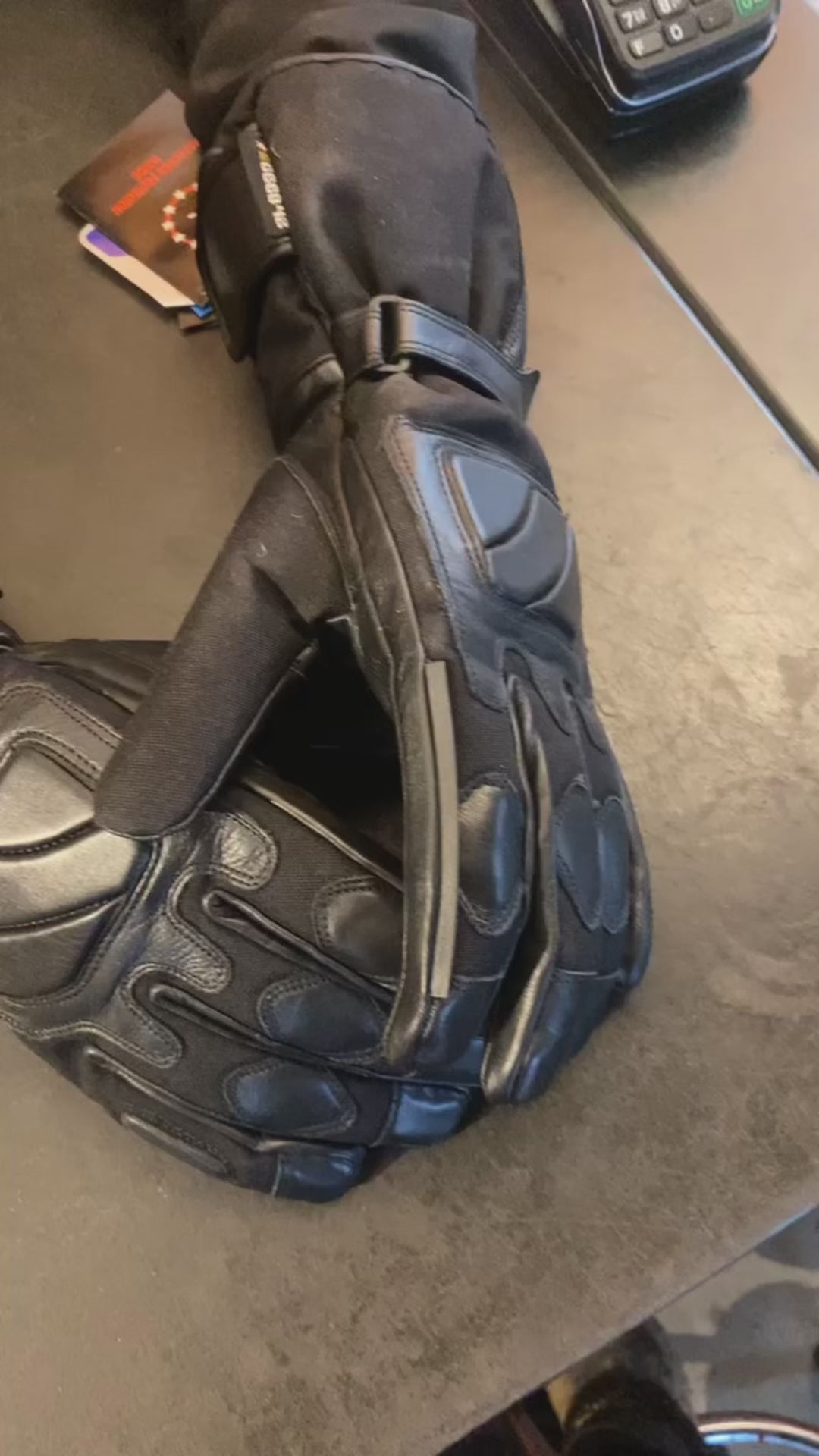 Vespa Handschuhe, Motorrad Winterhandschuhe, Vespa Handschuhe atmungsaktiv, Motorradhandschuhe atmungsaktiv, Vespa Handschuhe Wasserdicht, Motorradhandschuhe wasserdicht, wasserabweisende Motorrad Handschuhe, wasserabweisende Vespa Handschuhe